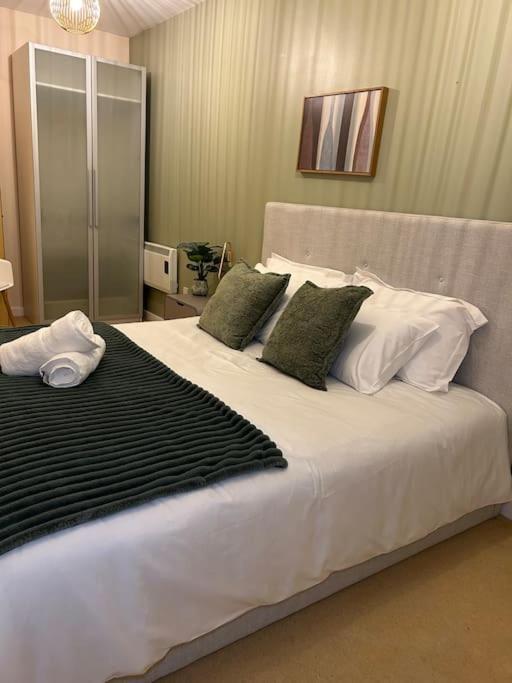 Central Birmingham City Apartment -Smart Tv - Free Parking Onsite Extérieur photo