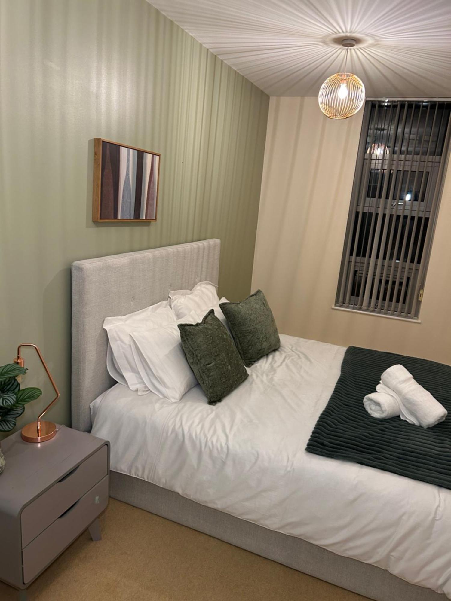 Central Birmingham City Apartment -Smart Tv - Free Parking Onsite Extérieur photo